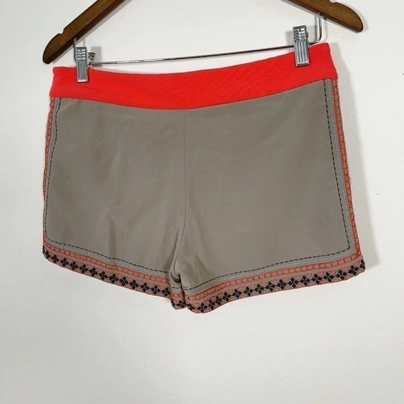 THML | EMBROIDERED  SHORT - Picture 5 of 8